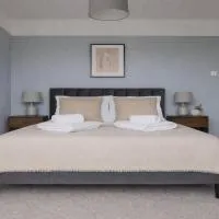 Elegant & Modern Flat in Wimbledon, hotelli kohteessa Raynes Park