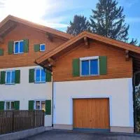 쿠흘에 위치한 호텔 Ferienwohnung mit Küche & kleines Gästezimmer Lisi ohne Küche im Obergeschoß - 2 separate Einheiten - nahe Salzburg, ideal für Familien & Durchreise