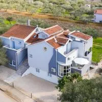 Villa Mirena, hotel i Kožino