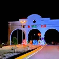 Glamping in Pueblo Magico Alamos Sonora, hotelli kohteessa Álamos
