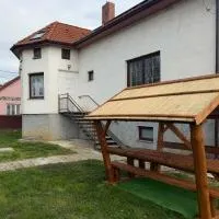 Viesnīca Hipster Vom Malida Kennel & Vendégház pilsētā Uraiújfalu