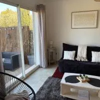 Appartement Romana PUISSALICON 34, hotel di Puissalicon