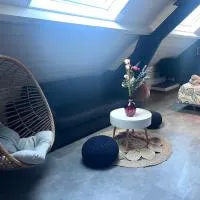 Suite la Parenthèse cosy avec salon prive 25m2 Wifi Netflix Duclair، فندق في Duclair
