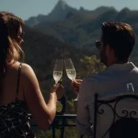 Le Case di Rosie, Tuscan Mountain View apartment, Pool، فندق في Gragnola