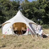 Glampingzelt auf Naturcampingplatz am See, hotel v destinaci Heideblick