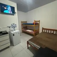NOVO, Apto Completo com Cozinha, Banheiro privativo, Internet rápida e Estacionamento, hotel i Paranaguá