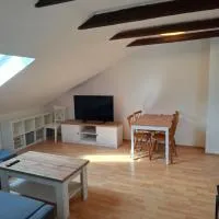 útulný podkrovní byt v centru Třebíče: Třebíč şehrinde bir otel