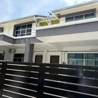 ALLURA Homestay, hotel v destinaci Chemor