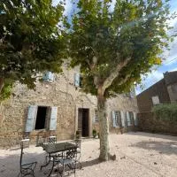 Les 3 Platanes, hotel a Conilhac-Corbières