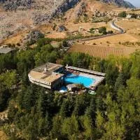 Laklouk Village Vacances, hotel a Jbeil