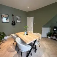 The Music House - Cosy retreat with Vinyl & Vibes, Hotel in Wrotham