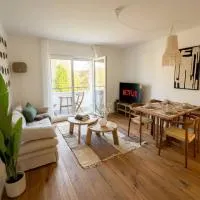 UP&GREAT Apartments - Modern Riverside Homes near Airport and Parking, hotel em Glattbrugg