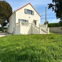 Maison de vacances campagnes، فندق في La Celle-Guénand
