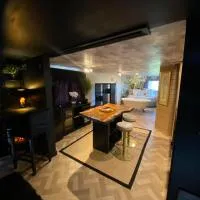 Simons Whody Hideaway, hotel din Ulcombe