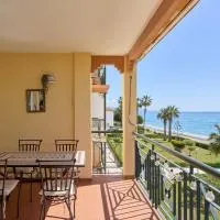 Firstline Beach by Ist, hotell i Torrox Costa