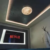 La Suite Interstellar - Cinéma Room & Balnéo, hotel din Annemasse