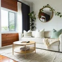Mooloolaba Beach Home, hotel u gradu Mololaba