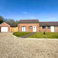 Hayloft at Moss Bank Farm, hotel in Wrexham