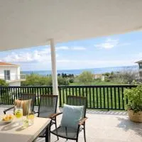 GUESTHOUSE Kastel Novi 2 More Space, ξενοδοχείο σε Kastela
