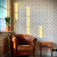Genuine log cabin with lake views on horse farm, hotel en Namn