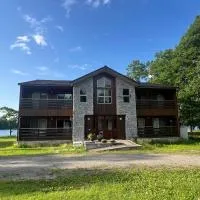 Chalet Nojiri Lakeside 1F Chalet Suite Room Pet Family Friendly, hotel em Shinano