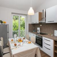 Villa Mirjana - Two Bedroom Apartment with Balcony and Sea View Sunce, hotel a Mlini