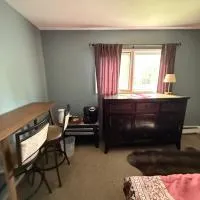 South Anchorage Marmot Nest home stay with shared bathroom – hotel w mieście Anchorage