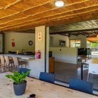Wild Olive Cottage with Hot tub, hotel in Wolseley