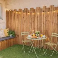 Le Petit Rochalais - Appartement cosy avec terrasse et parking โรงแรมในLa Roche-Chalais