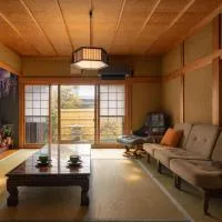 Villa Fuu 福-島のとびら The Island Gate- フェリー岩屋港徒歩3分上質な古民家一棟貸, Hotel in Awaji