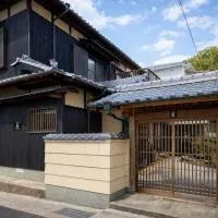 Villa Fuu 福-島のとびら The Island Gate- フェリー岩屋港徒歩3分上質な古民家一棟貸, хотел в Awaji