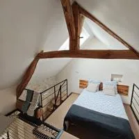 Le Box Circuit Magny-Cours, hotel en Saint-Parize-le-Châtel