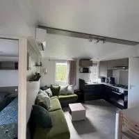 Bungalow 184B 6 personnes Wi-Fi Camping 4 étoiles Lac des Rêves, hotel din Pérols