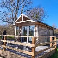 Riverside cabin, hotelli kohteessa Limerick
