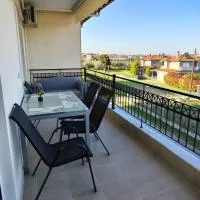Athanasiou Apartment with Sea& Mountain Views, hotel v mestu Leptokaryá