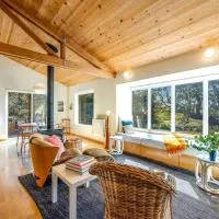 Madrone Cottage, hotelli kohteessa Sea Ranch