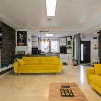 CosTan Home s Luxury House with Parking, hotel a Bragadiru