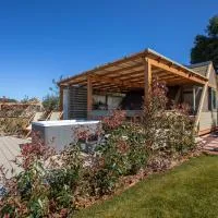 Agriturismo Glamping L'Olivo Country Holidays, hotel v destinácii Campiglia Marittima