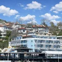 Lotos Hotel، فندق في بالشيك
