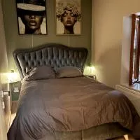 Le Refuge de Miribel proche Lyon, хотел в Мирибел
