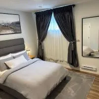 5 Star Suite with Free Parking and Easy Access to Downtown, hotel i Calgary
