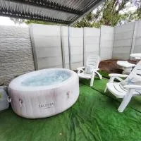 Villa jr 1 Private Jacuzzi near peñon guacalillo, hotel a Tivives