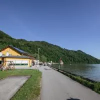 Gasthof Gierlinger, hotelli kohteessa Obermühl