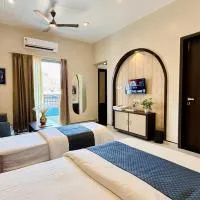 Hotel Omkareshwar Jyotirling Inn, ξενοδοχείο σε Godarpura