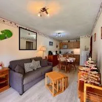 Charmant logement de plain-pied avec Piscine, hotel u gradu 'Loudenvielle'