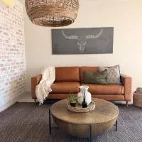 Wild Olive 34 Industrial Luxury Stay, hotel a Windhoek