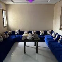 Grand Appartement récent - 2 chambres - Climatisé - Wifi - Parking sécurisé gratuit, hotel en Nador