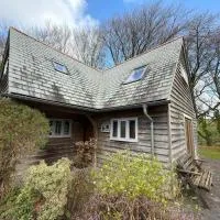Cabin Sleeps 6 with Parking and Patio, hôtel à Davidstow