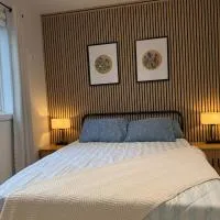 Cozy Modern 1BR Suite, Workspace, Laundry & Coffee, hotell sihtkohas Langford