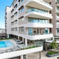 Lowanna Beach Resort Kawana, хотел в Кавана Уотърс
